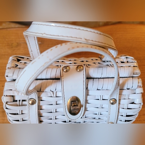 Vintage 1960's White Painted Wicker Bucket/Pail Purse Handbag Boho Retro Hippie - Picture 2 of 16